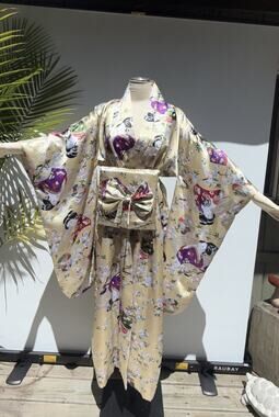 VTG 90s Y2K Kimono Souvenir Gold Geisha print- Fully Lined With Padded Front Obi